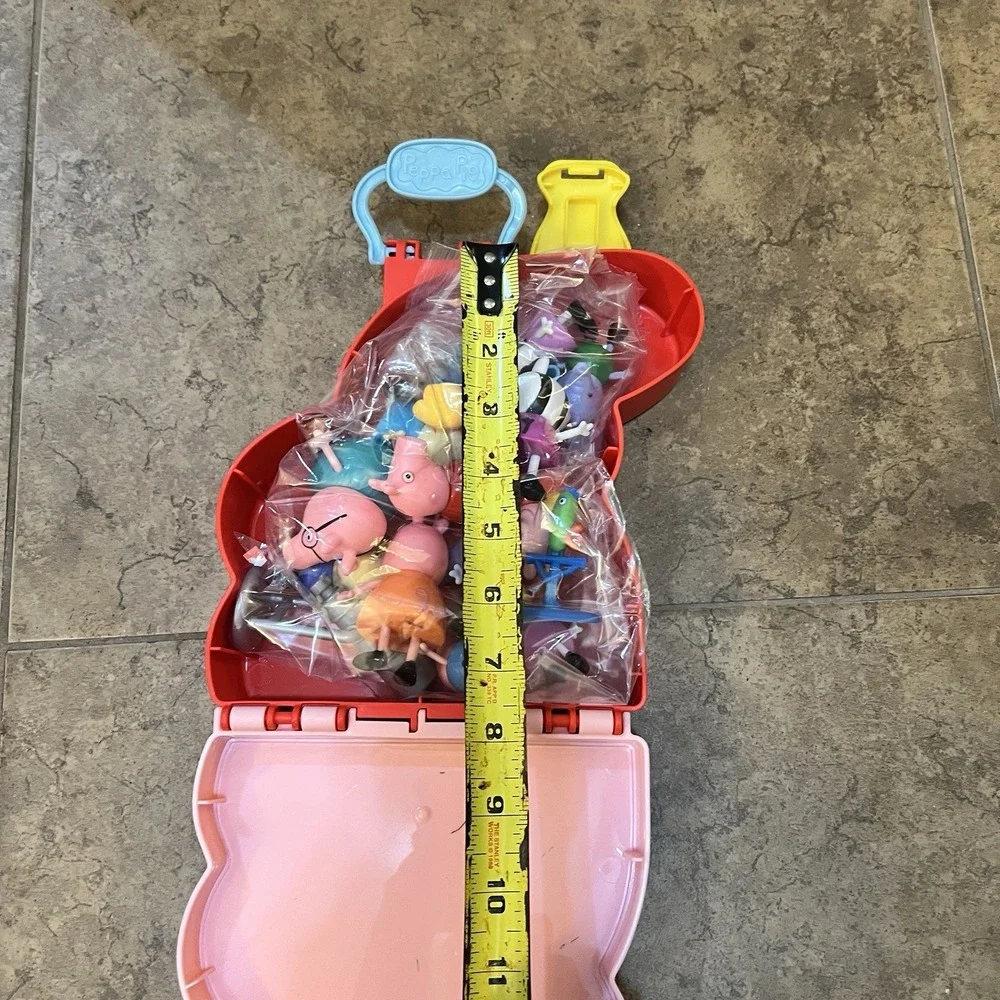 Peppa‎ Pig Carry Case with Several Figures Playtime